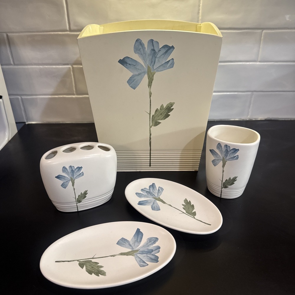 Croscill Spa Leaf Trashcan Toothbrush Holder Drinking Glass & 2 Soap Dishes